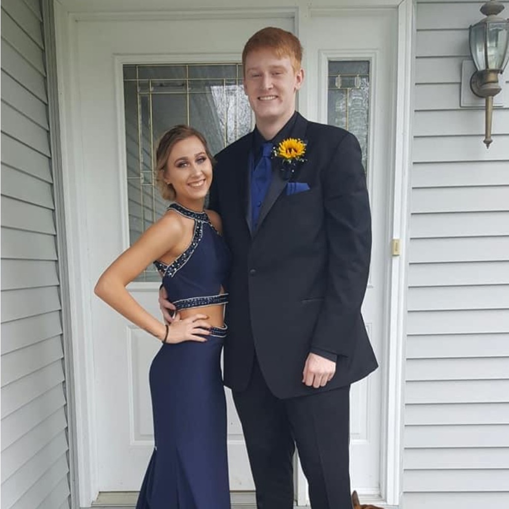 Prom dress - Picture 3 of 3
